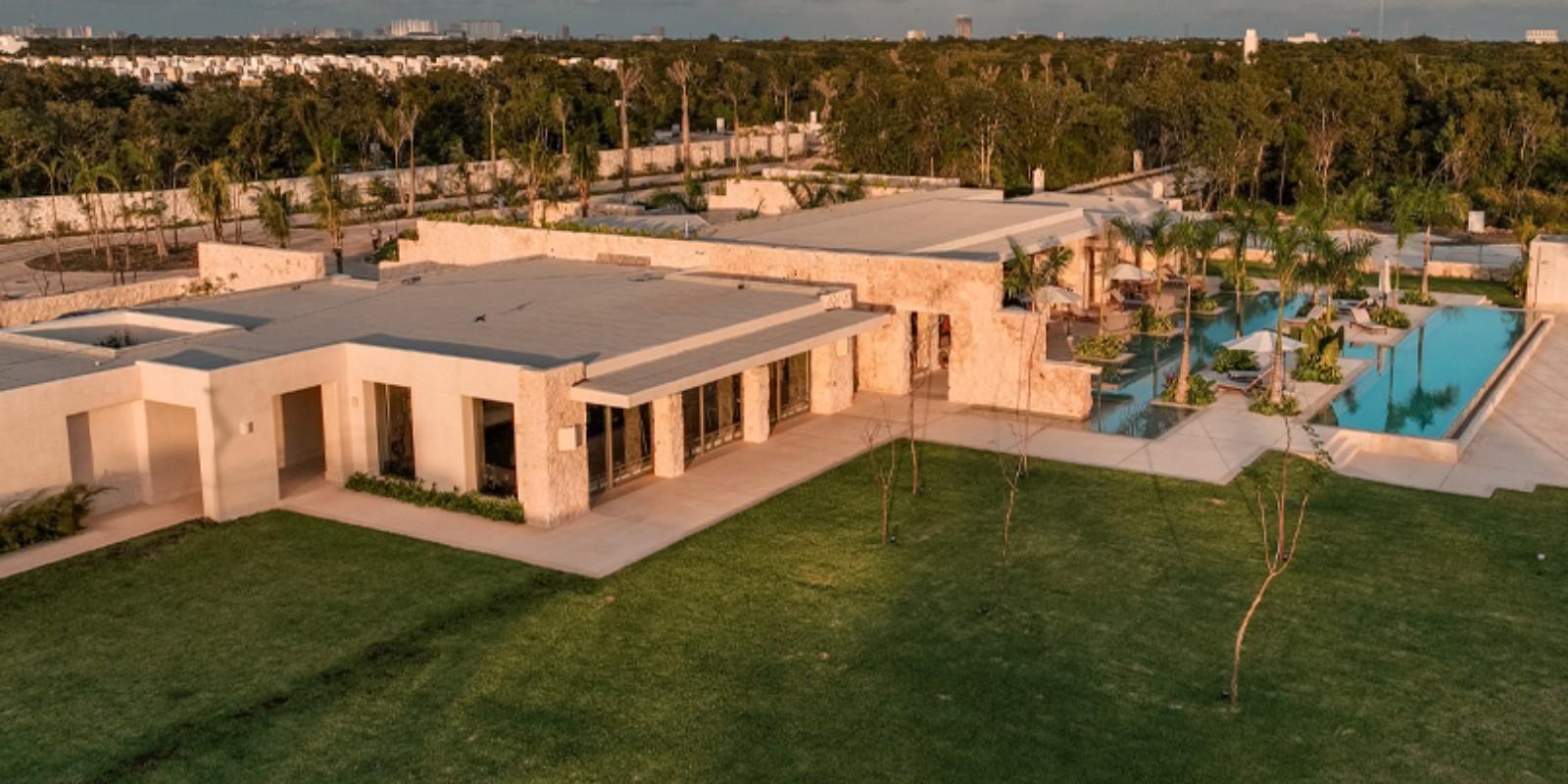 Invertir en Tierra en Cancún: Por qué el Diseño y la Certeza son tu mejor Activo